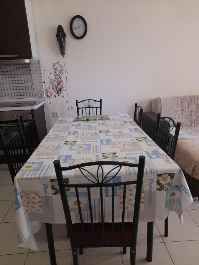 Christina Apartment Νεα Περαμοσ Néa Péramos Bagian luar foto